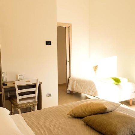 L&B Bed And Breakfast Терранова-ди-Поллино Экстерьер фото
